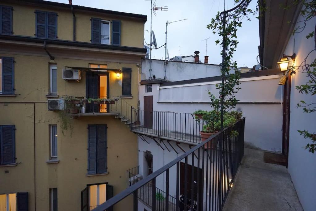 Central Guesthouse Cir 015146-Cni-01484 Mailand Exterior foto